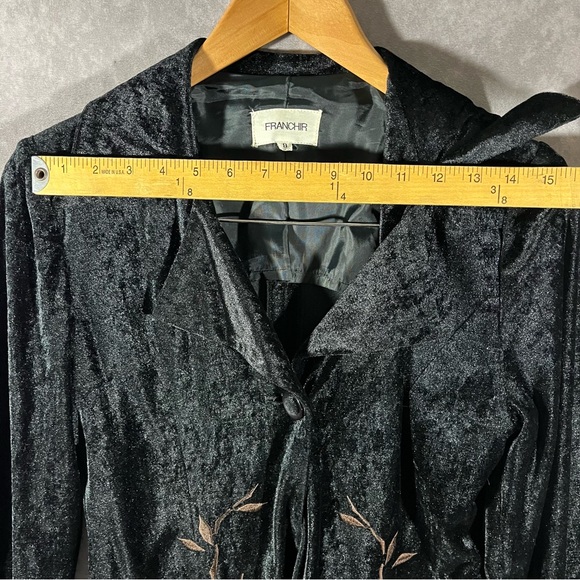 Vintage Velvet Jacket Women 9 Black Floral Embroidered Whimsigoth Button Coat - Picture 5 of 9